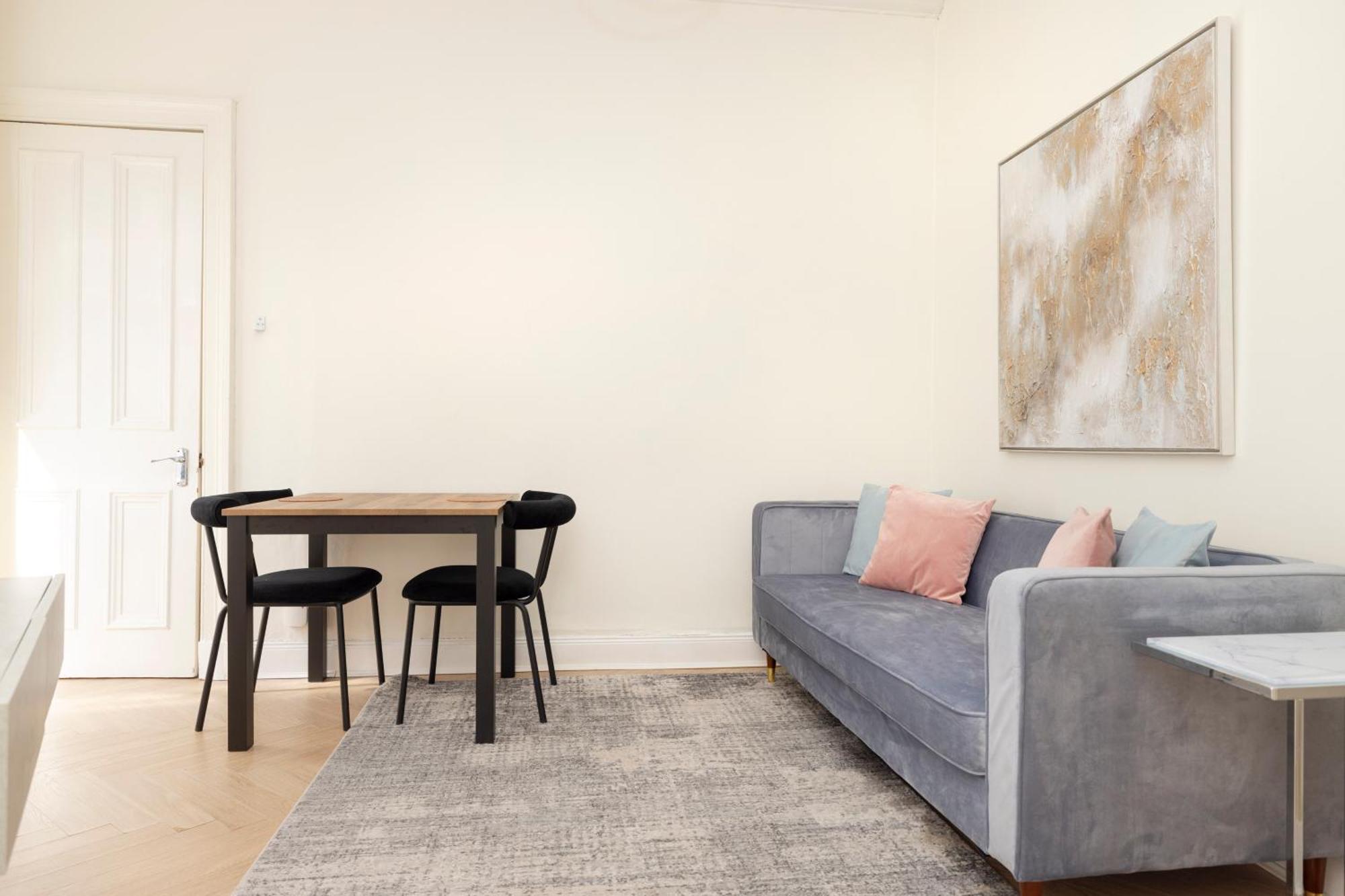 エディンバラJoivy Modern Flat In City Centre - For Up To 3 Guestsアパートメント エクステリア 写真